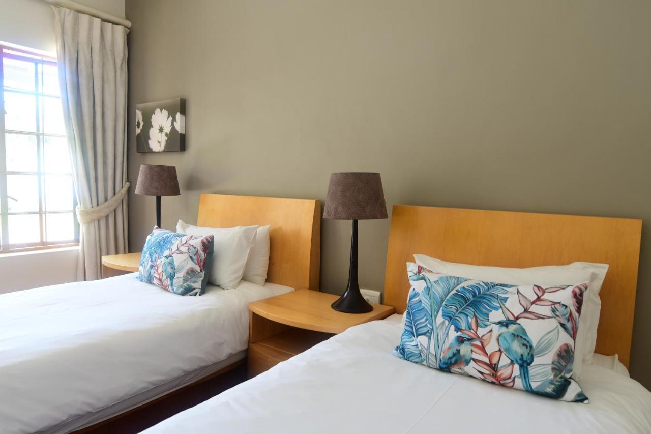 Highgrove Guesthouse ヨハネスブルグ エクステリア 写真